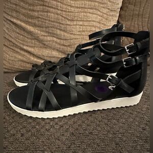 GBG women’s sandals. Size 8.5